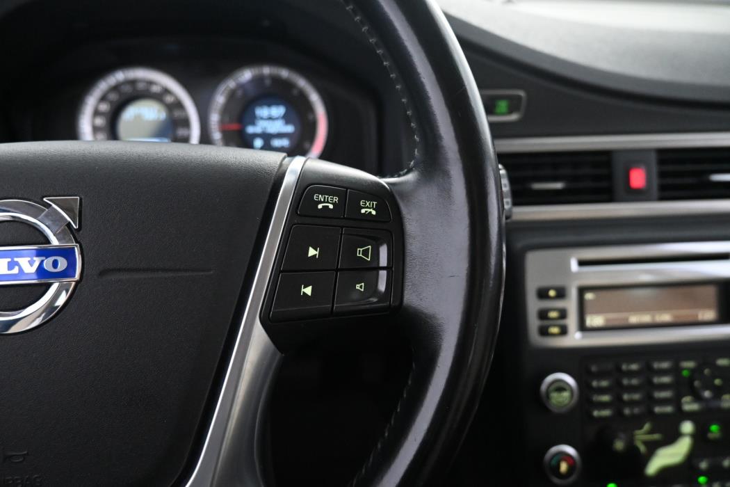 VOLVO V70 2010