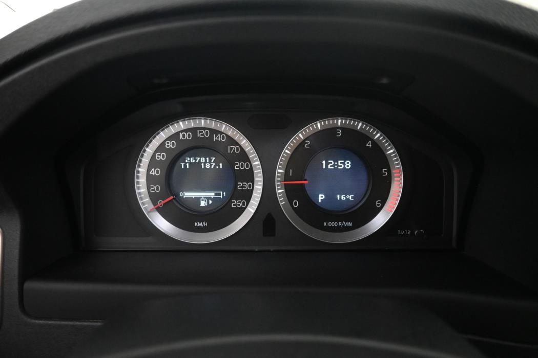 VOLVO V70 2010