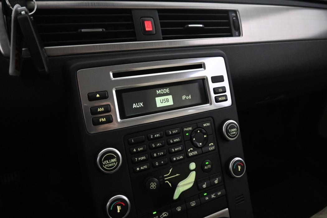 VOLVO V70 2010