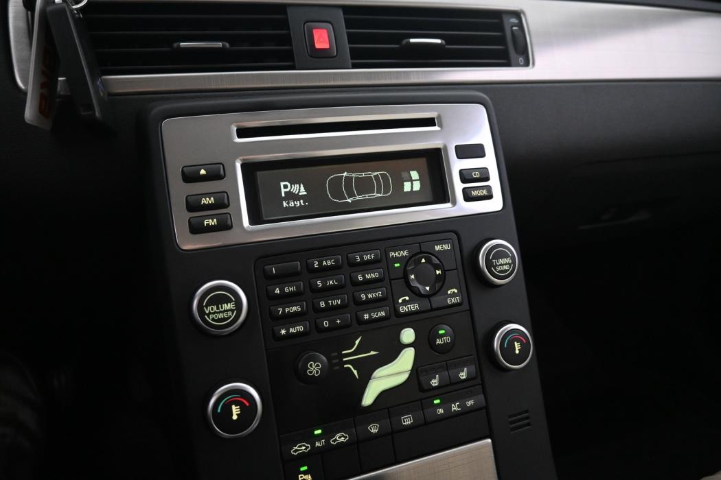 VOLVO V70 2010