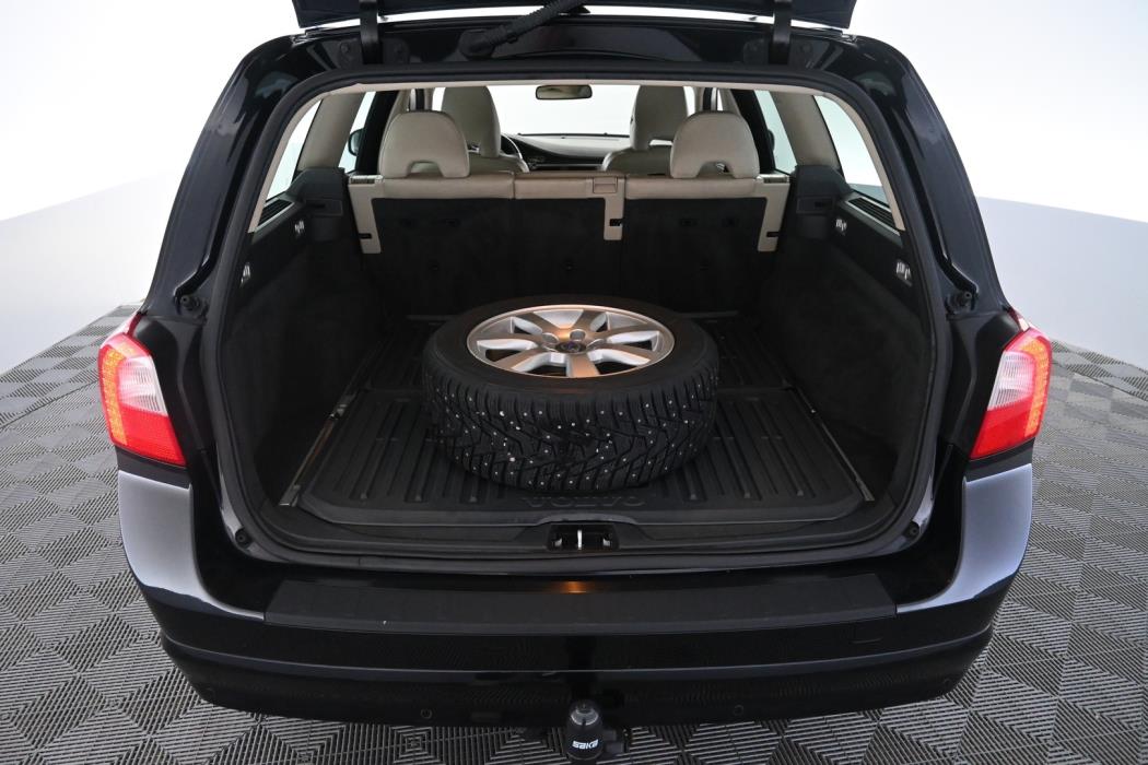 VOLVO V70 2010