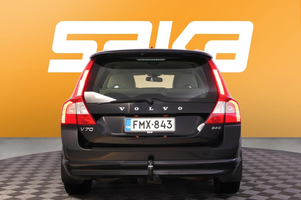 VOLVO V70 2010