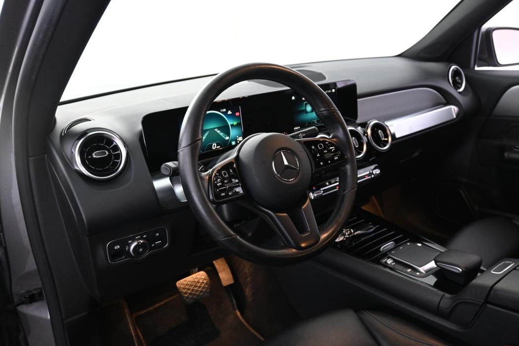 MERCEDES-BENZ GLB 2021
