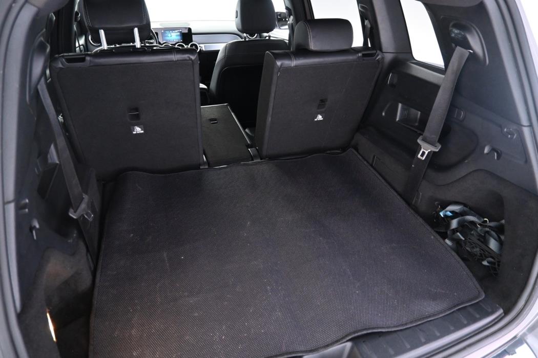 MERCEDES-BENZ GLB 2021