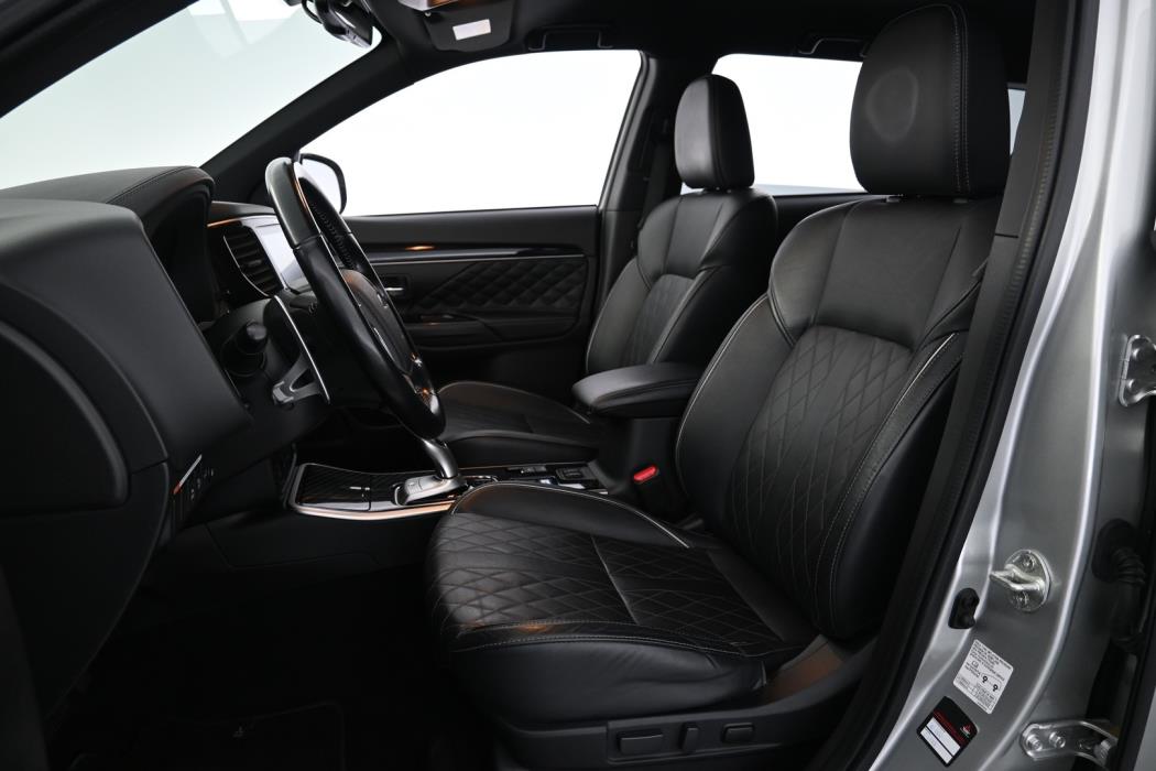 MITSUBISHI Outlander PHEV 2021