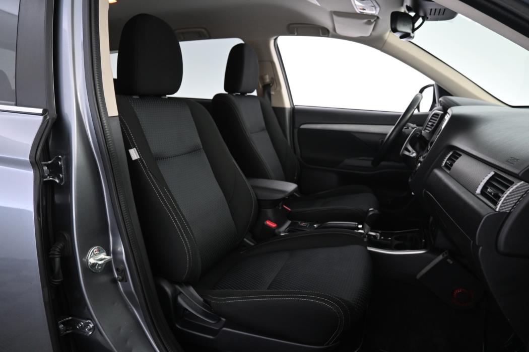 MITSUBISHI Outlander 2017