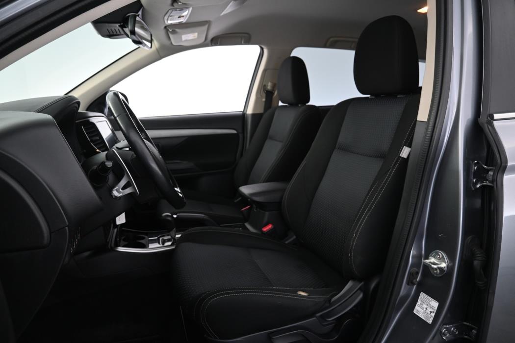 MITSUBISHI Outlander 2017