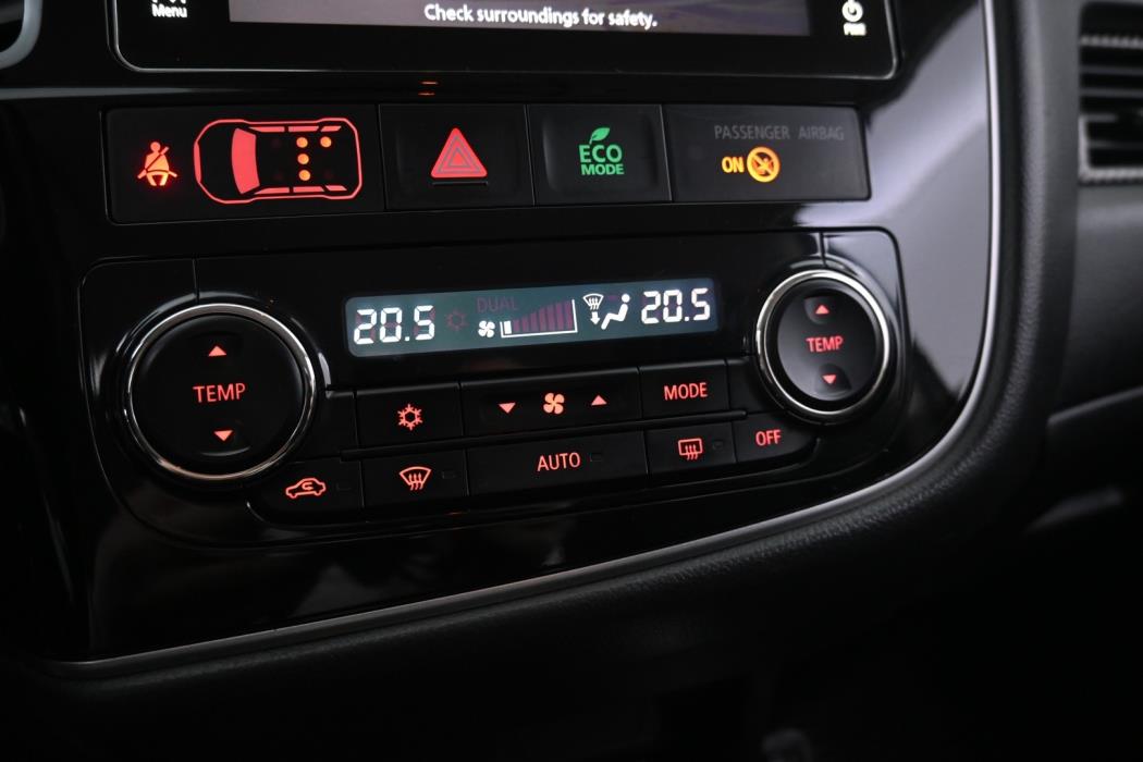 MITSUBISHI Outlander 2017