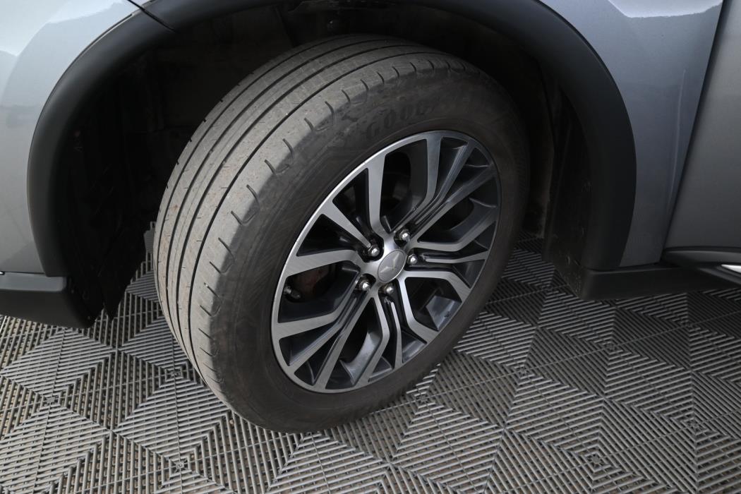 MITSUBISHI Outlander 2017