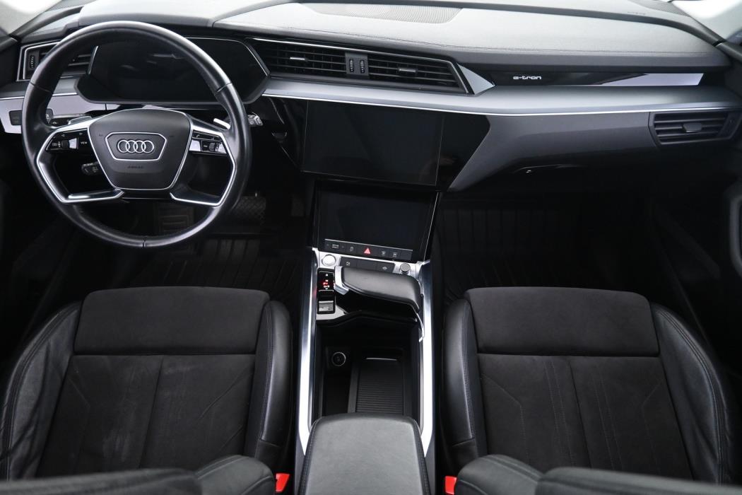 AUDI e-tron 2019