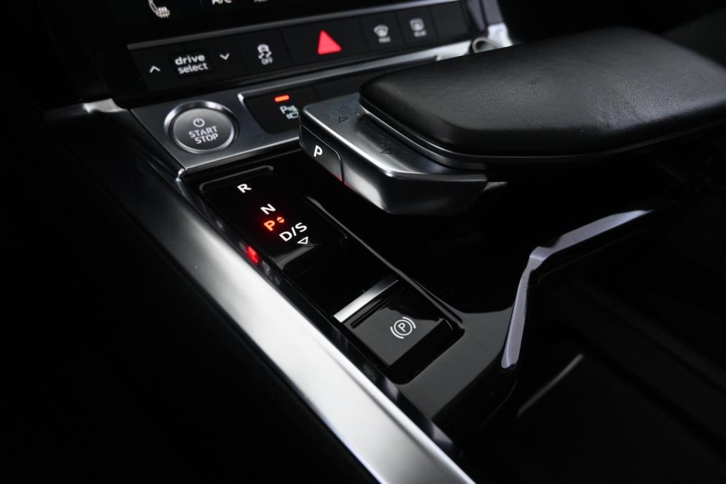 AUDI e-tron 2019