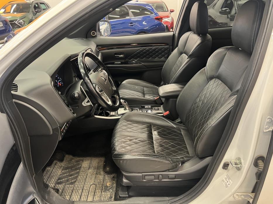 MITSUBISHI OUTLANDER PHEV 2020