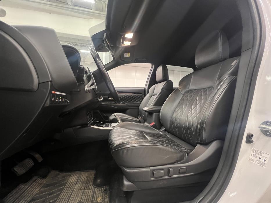 MITSUBISHI OUTLANDER PHEV 2020