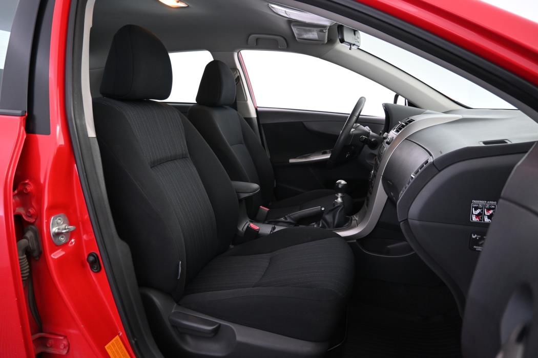 TOYOTA Corolla 2011