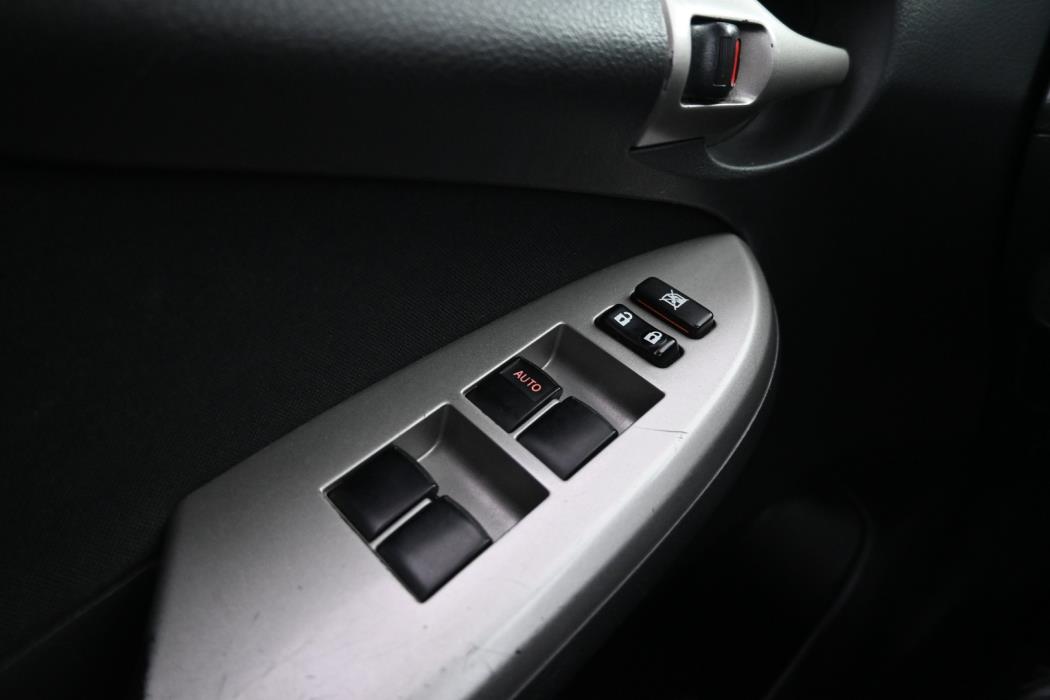 TOYOTA Corolla 2011