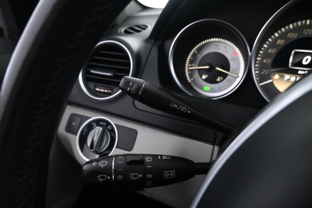 MERCEDES-BENZ C 2012