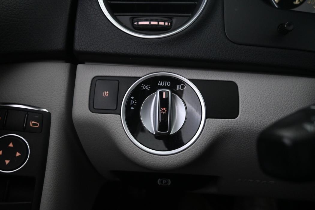MERCEDES-BENZ C 2012