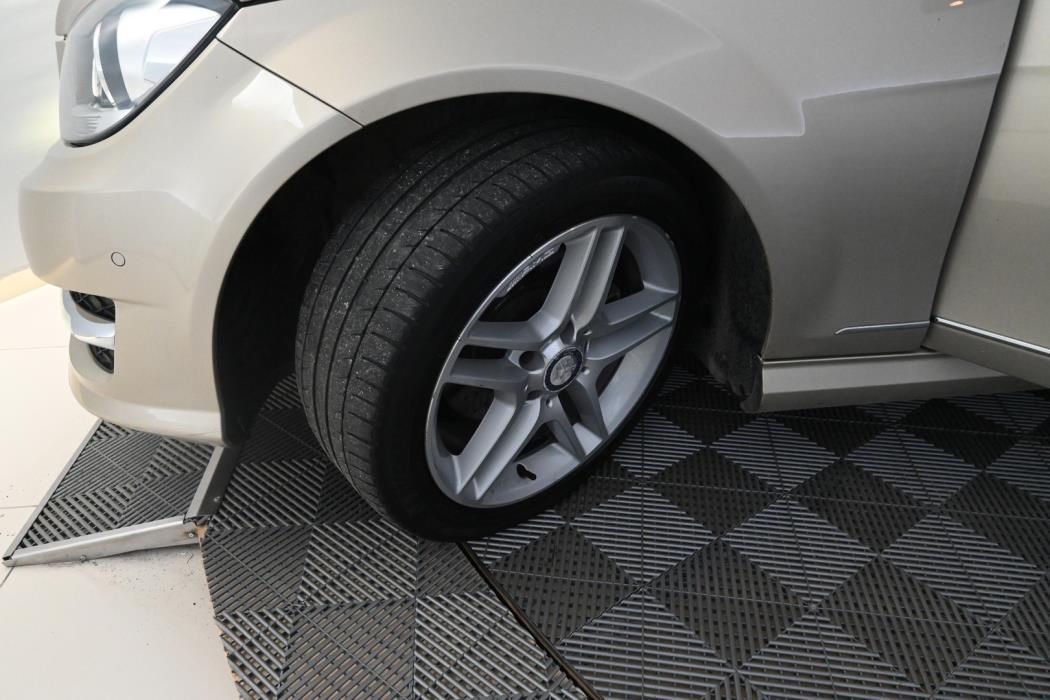 MERCEDES-BENZ C 2012