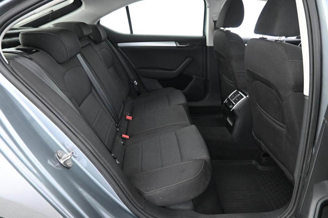 SKODA Superb 2016
