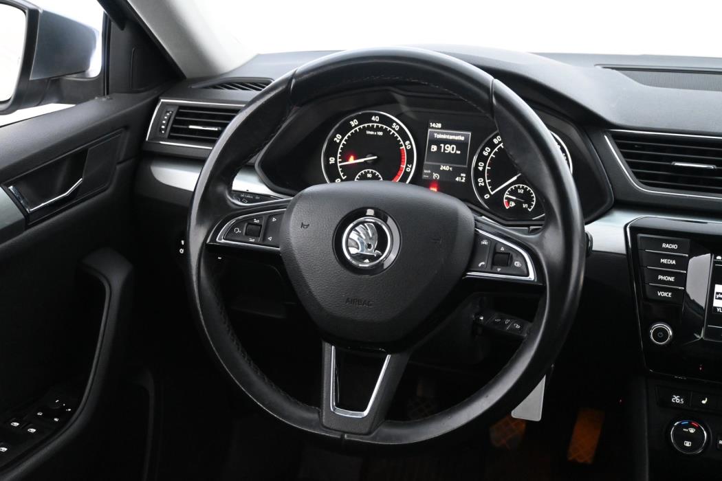 SKODA Superb 2016