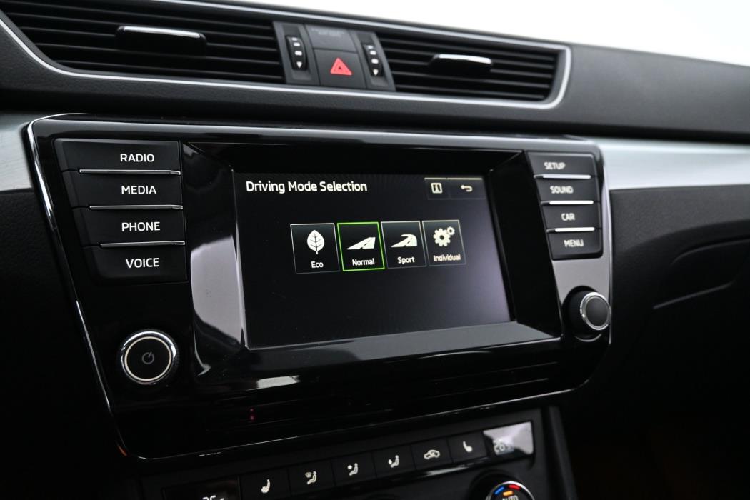 SKODA Superb 2016