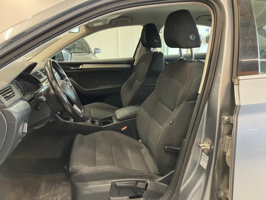 SKODA Superb 2016