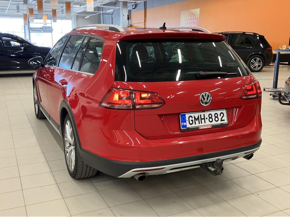 VOLKSWAGEN Golf 2016