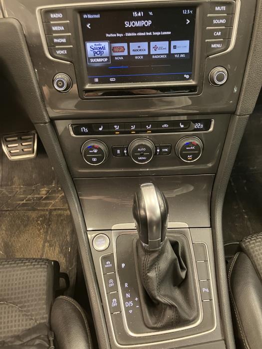 VOLKSWAGEN Golf 2016