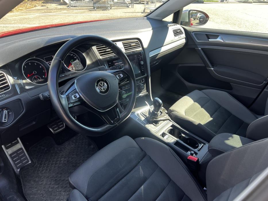 VOLKSWAGEN Golf 2018
