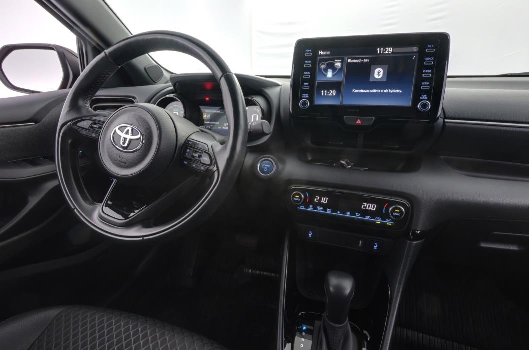 TOYOTA Yaris 2021
