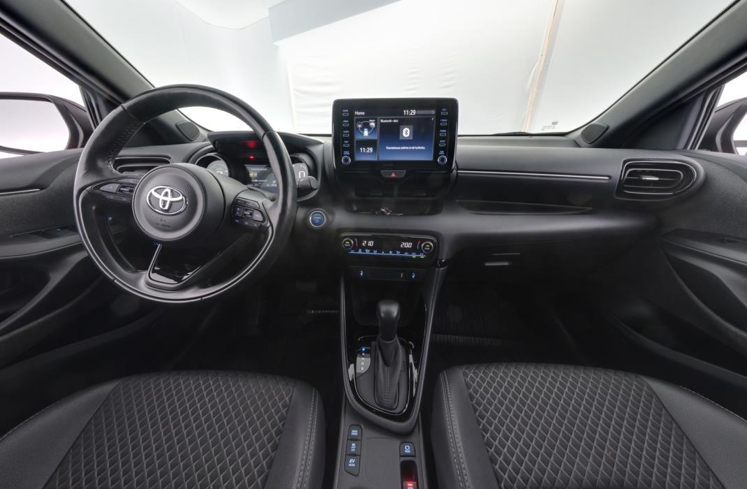 TOYOTA Yaris 2021