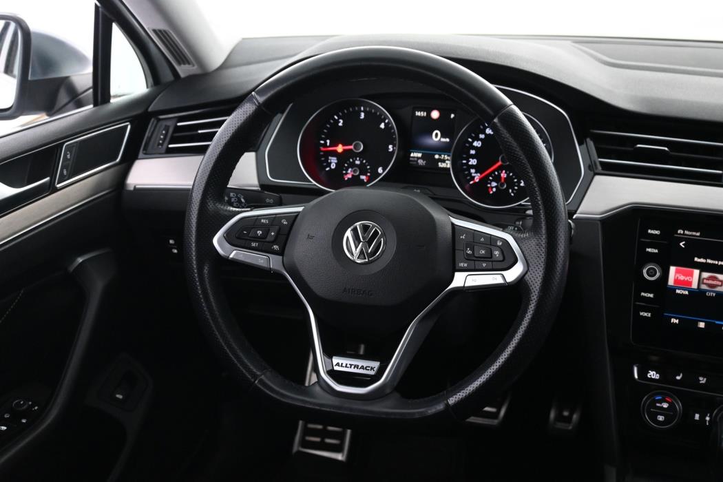 VOLKSWAGEN Passat 2020