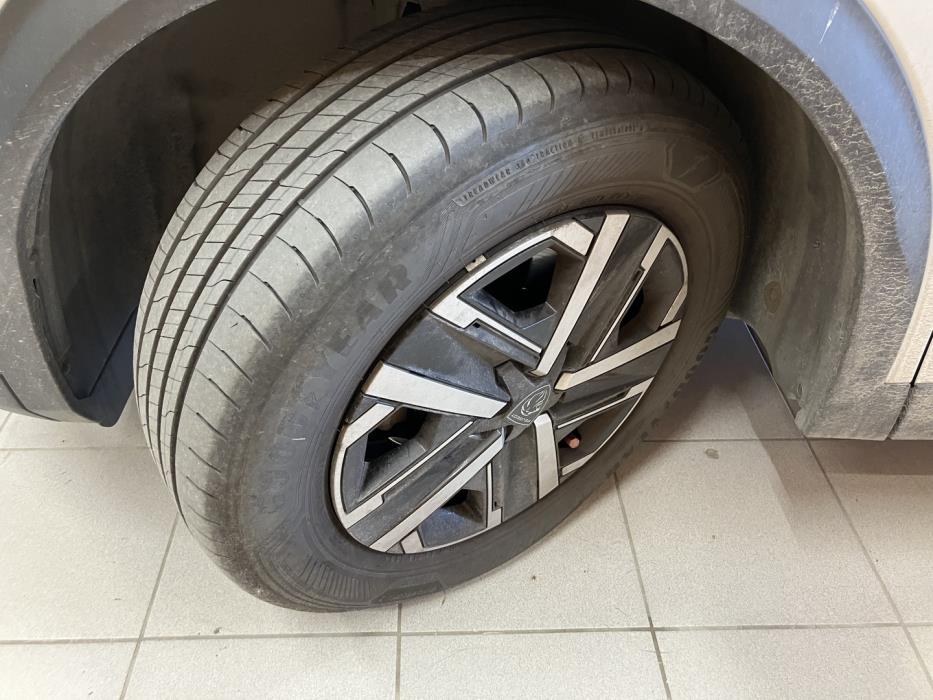 PEUGEOT 2008 2023