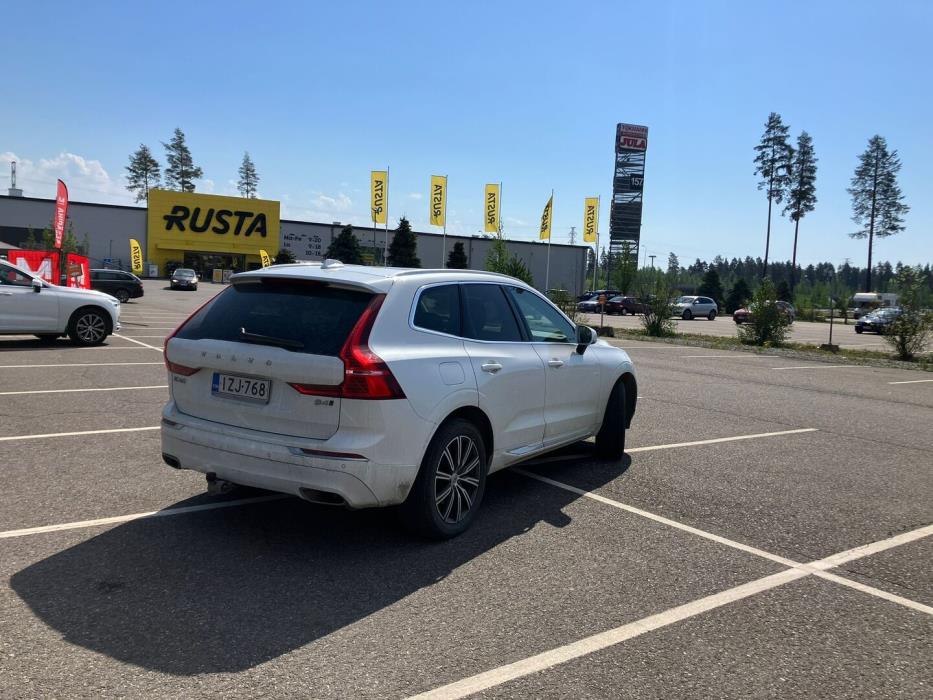 VOLVO XC60 2021