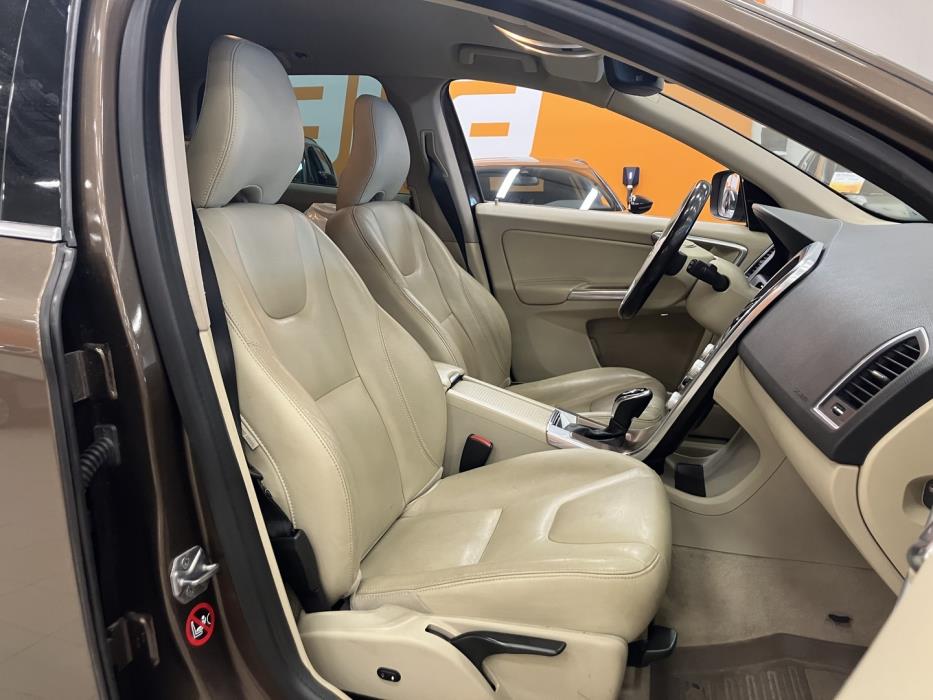 VOLVO XC60 2016