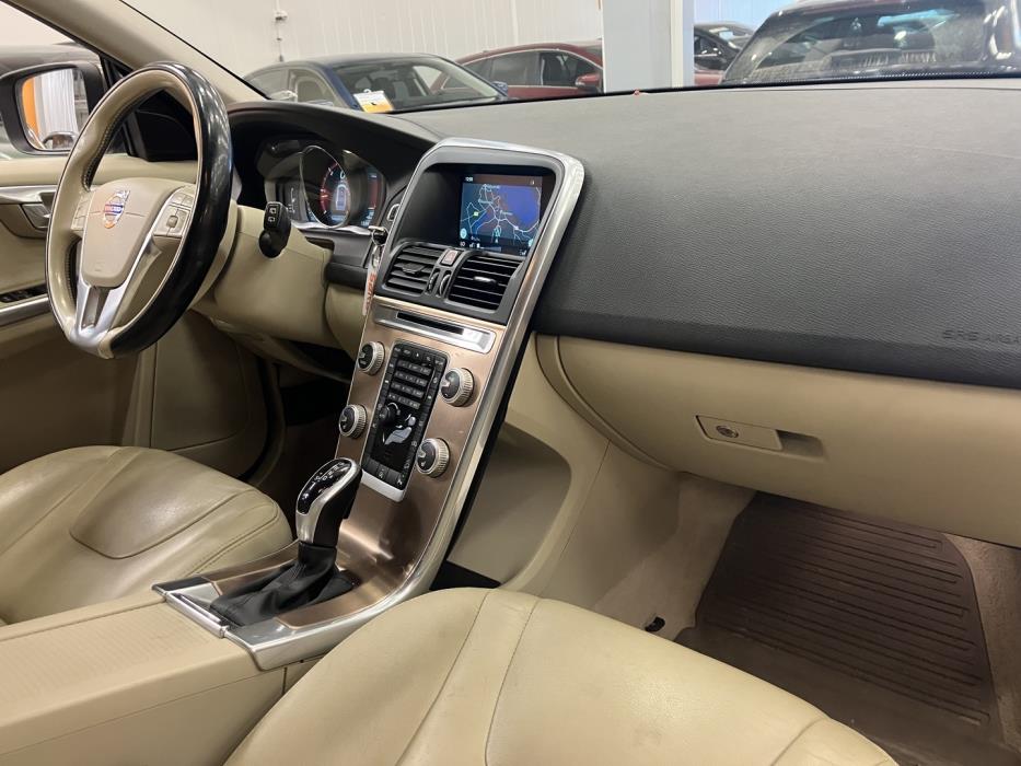 VOLVO XC60 2016