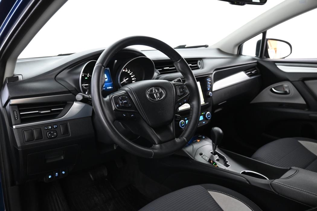 TOYOTA Avensis 2016