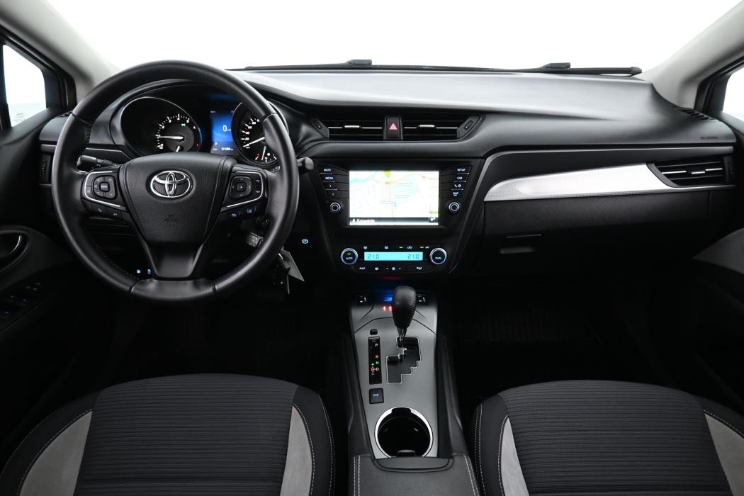 TOYOTA Avensis 2016