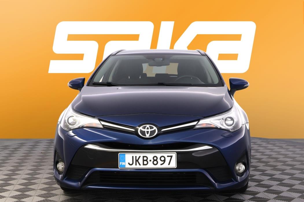 TOYOTA Avensis 2016