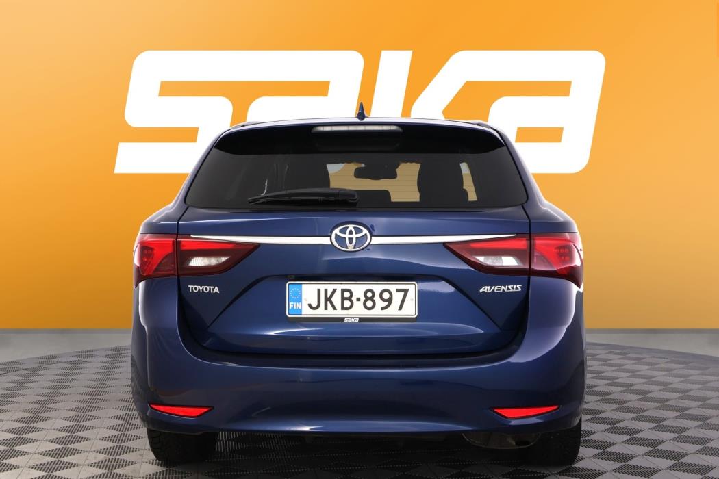 TOYOTA Avensis 2016
