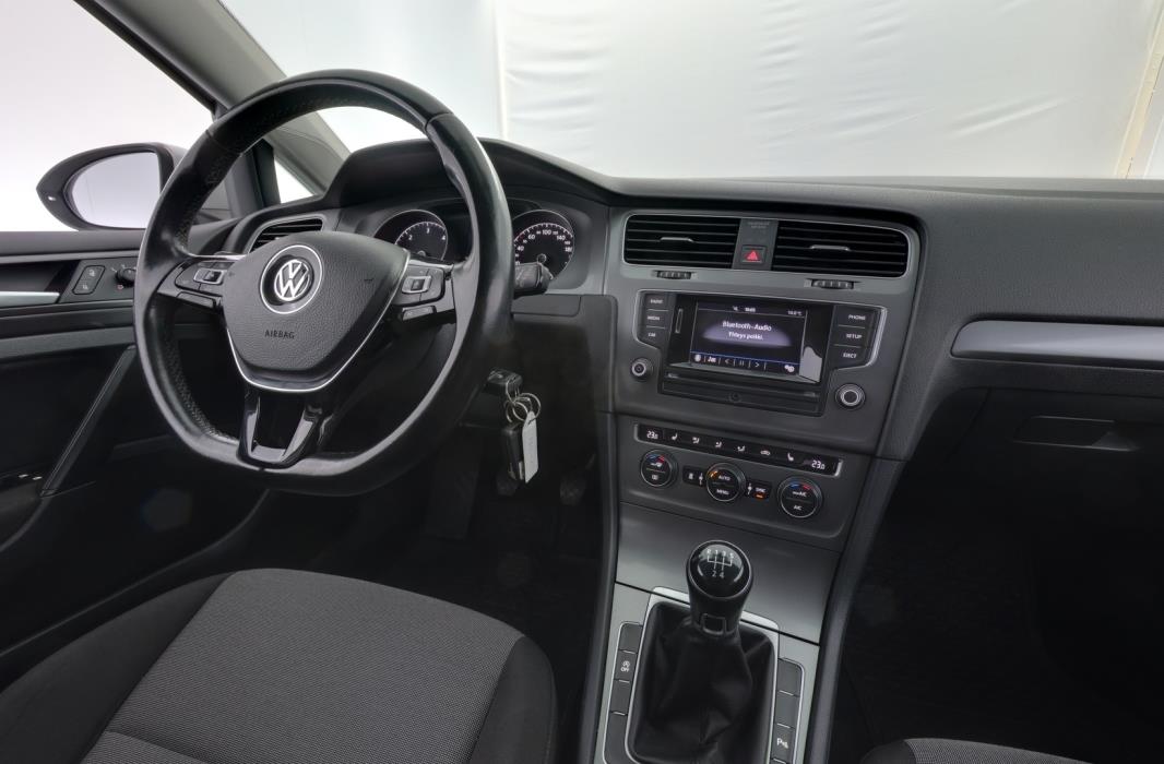 VOLKSWAGEN Golf 2017