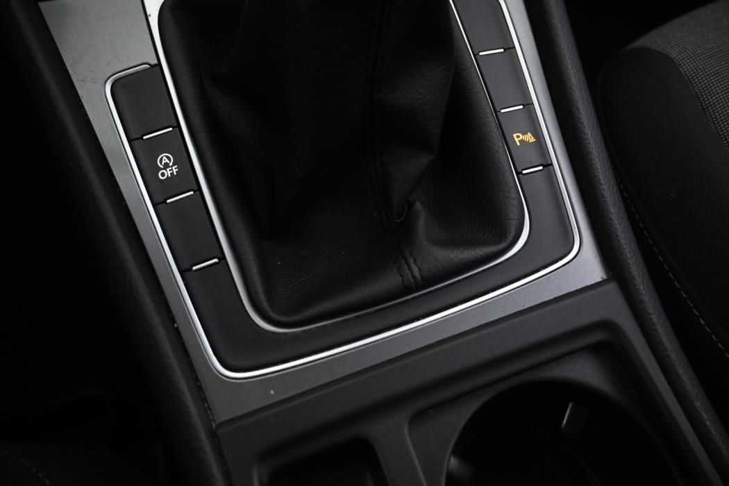 VOLKSWAGEN Golf 2017