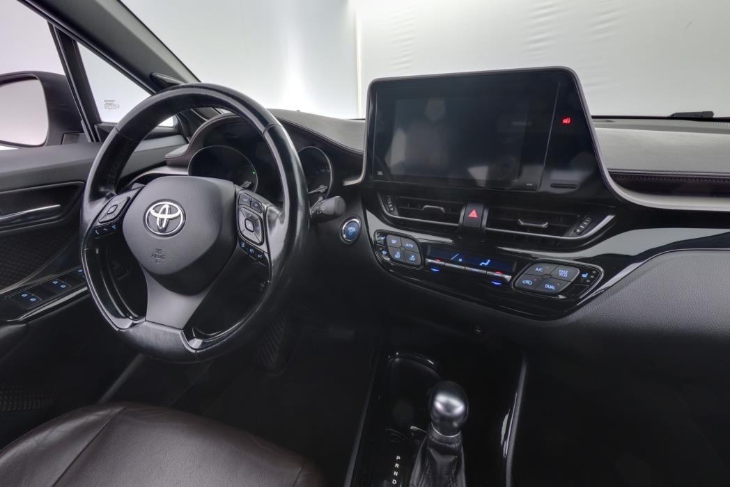 TOYOTA C-HR 2017
