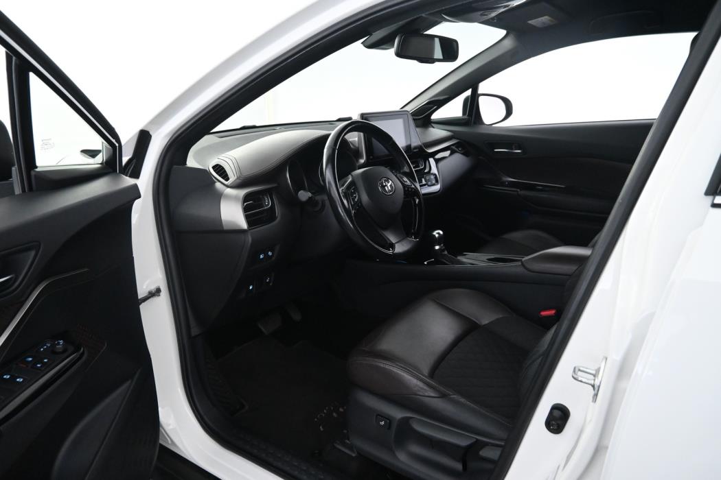 TOYOTA C-HR 2017