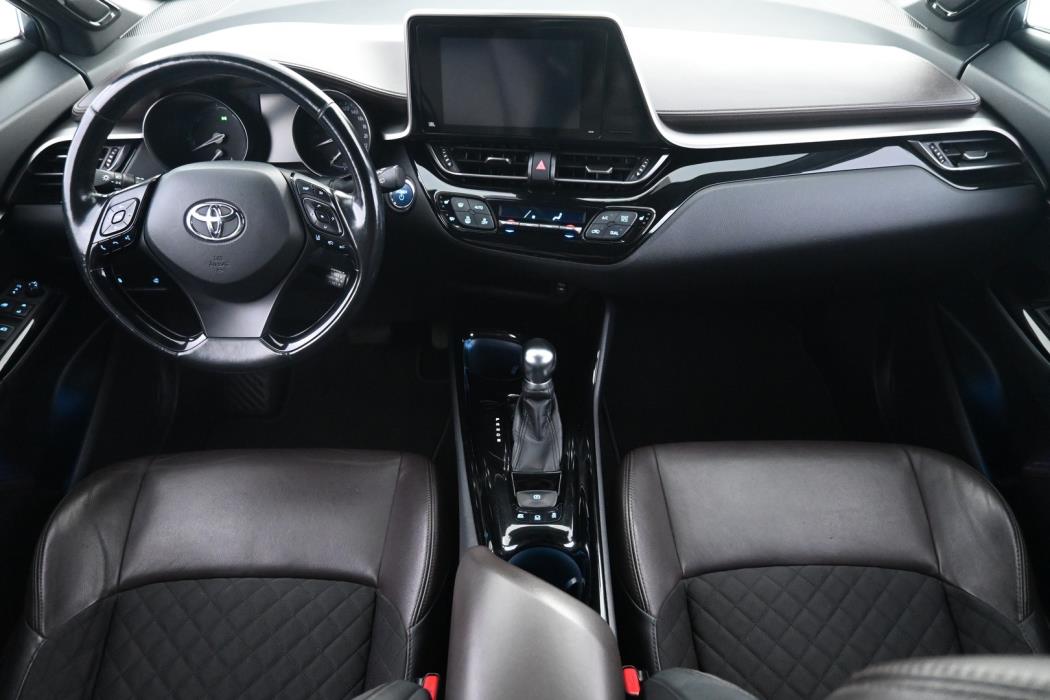 TOYOTA C-HR 2017