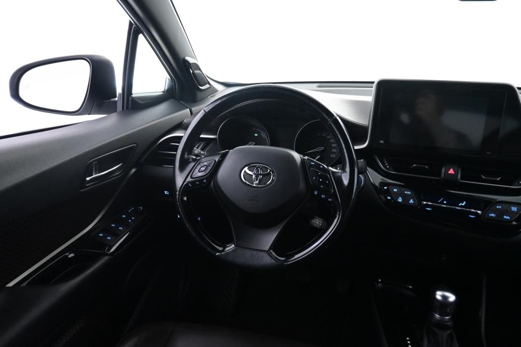 TOYOTA C-HR 2017