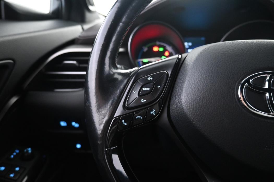 TOYOTA C-HR 2017