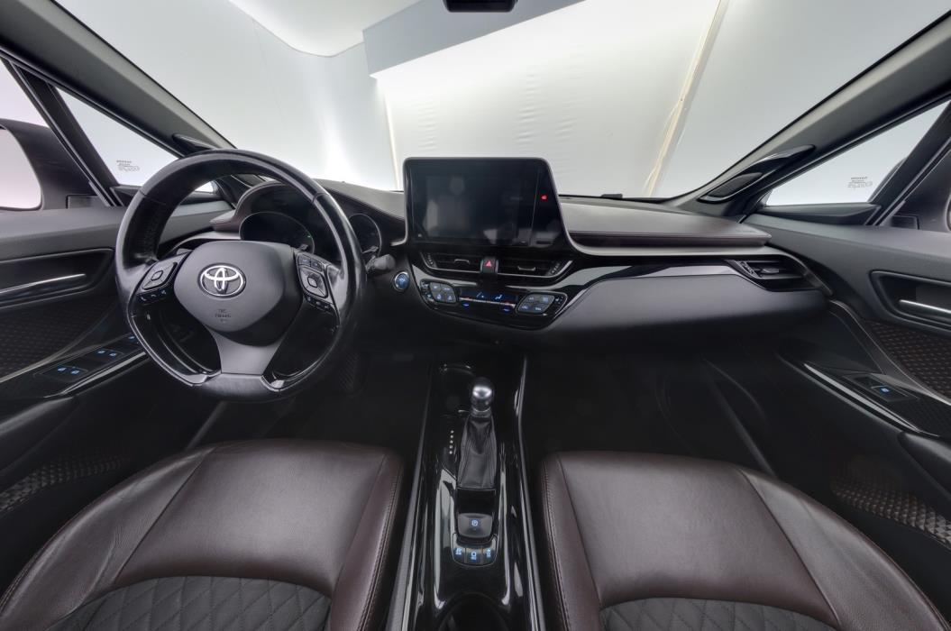 TOYOTA C-HR 2017