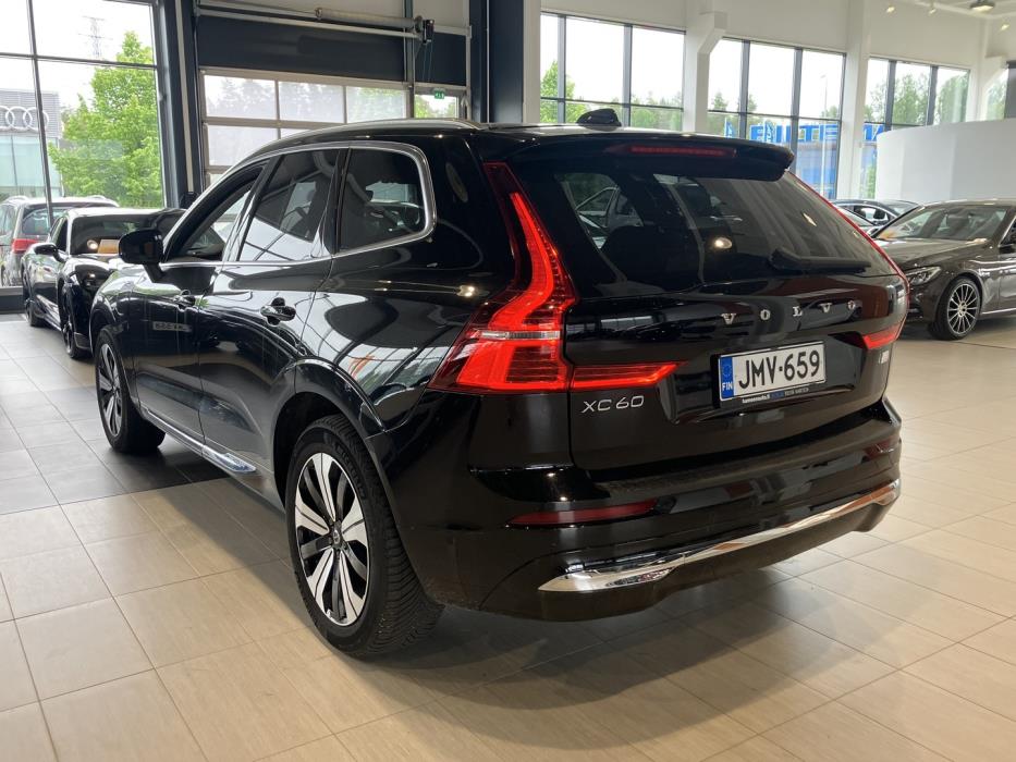 VOLVO XC60 2023