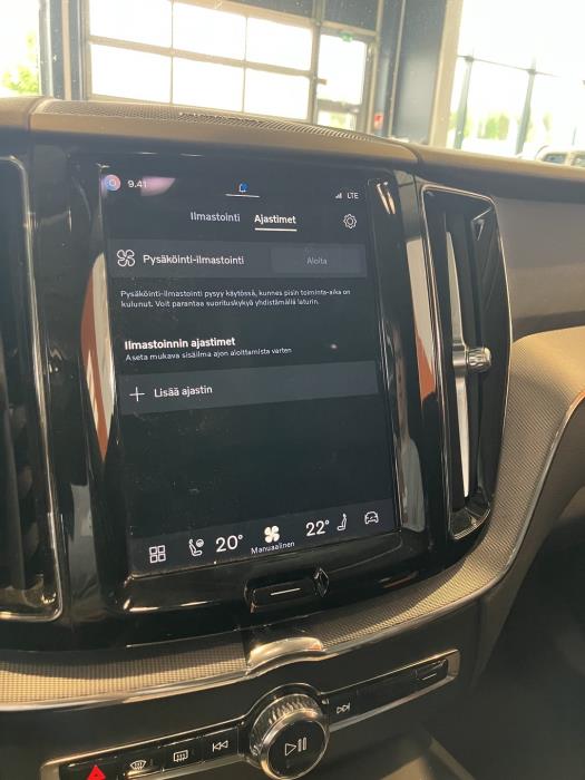 VOLVO XC60 2023